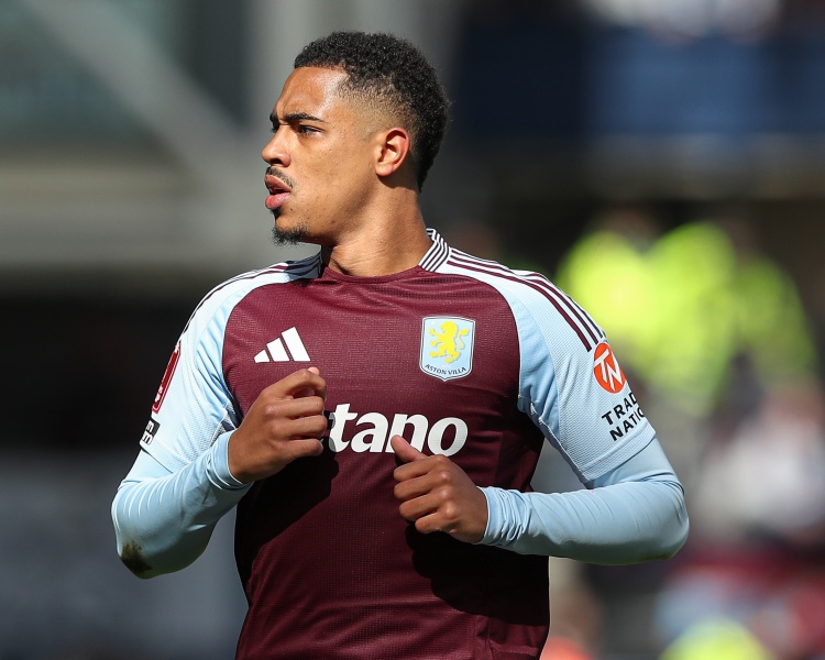 华体会在线登录-邮报：埃弗顿有意维拉中场拉姆塞，莫耶斯不想签道格拉斯-路易斯